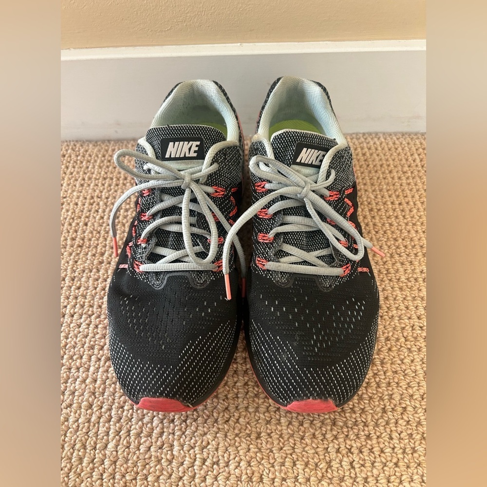 Nike Air Zoom Vomero Women's Black and Coral Athletic Running Size 10.5